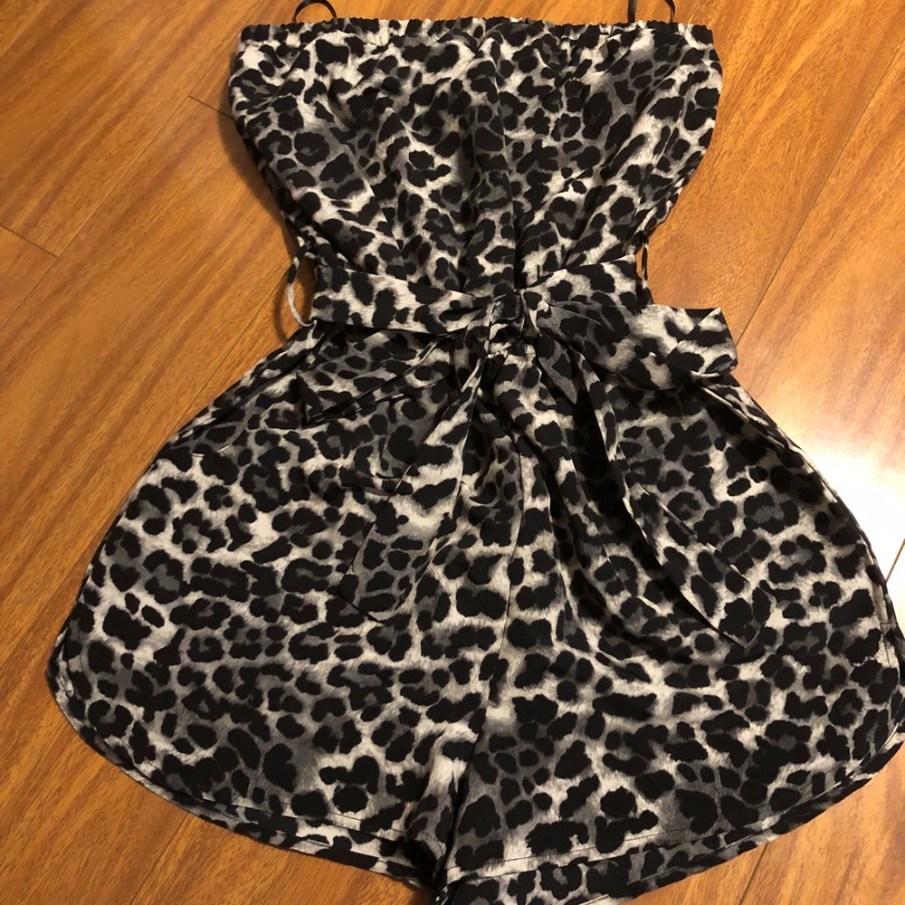 NWT Forever 21 S Romper Leopard